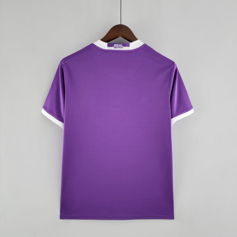 Camisa Retrô Real Madrid 2016/17